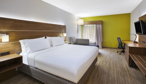 Standard Room, 1 King Bed, Jetted Tub