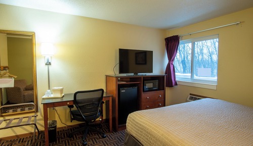 1 King Bed Accessible Non Smoking