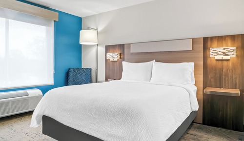 Standard Room, 1 Queen Bed