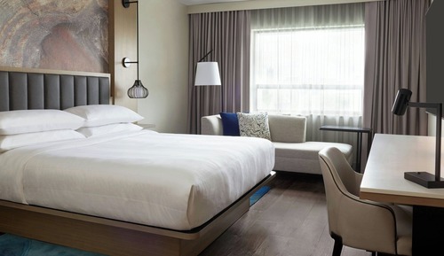 Club Room, 1 King Bed
