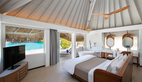 Suite, 1 King Bed, Non Smoking, Lagoon View
