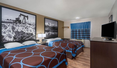 Standard Room, 2 Queen Beds (First floor room, no stairs)