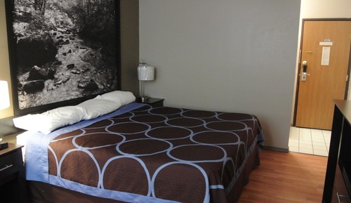 Standard Room, 1 Queen Bed (First floor room, no stairs)