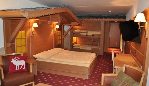 Room (Chalet Suisse)