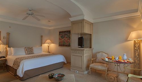 Grand Deluxe King Size Bed