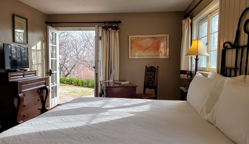 Hideaway Room 