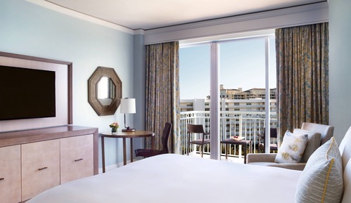 Room, 1 King Bed, Partial Ocean View