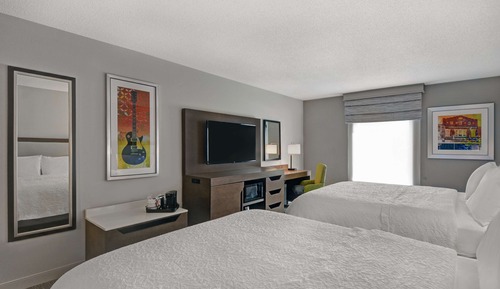 Two Queens Hearing Acc Non Smoking