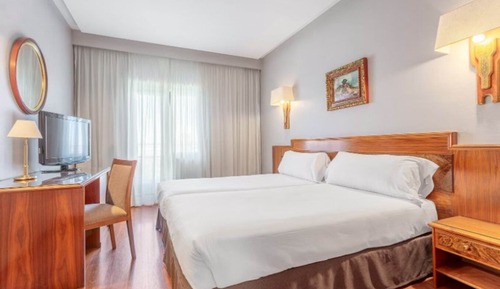 Twin Room (1 pax)