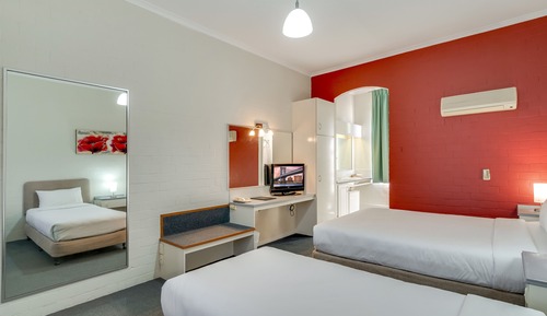 Economy Family Quadruple Room, 2 Queen Beds