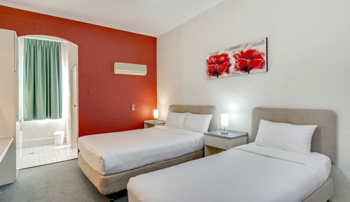 Economy Twin Room, Multiple Beds