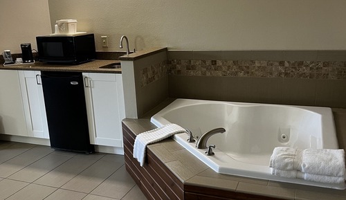 Suite, 1 King Bed, Hot Tub