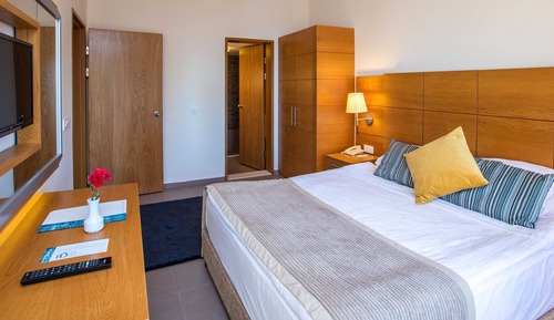 Club Room (2 Adults + 2 Children)