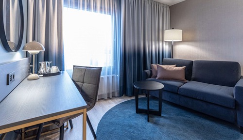 Superior Twin Room, Bathtub