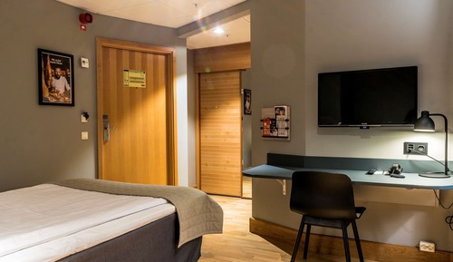 Double Room, 1 Queen Bed