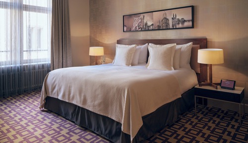 Deluxe Suite