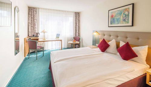 Standard Room, 1 Queen Bed