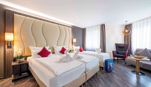 Premium Room, 3 Twin Beds (Cozy Sitting Corner)