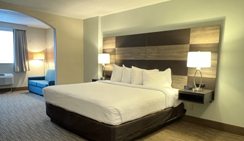 Suite, 1 King Bed, Non Smoking