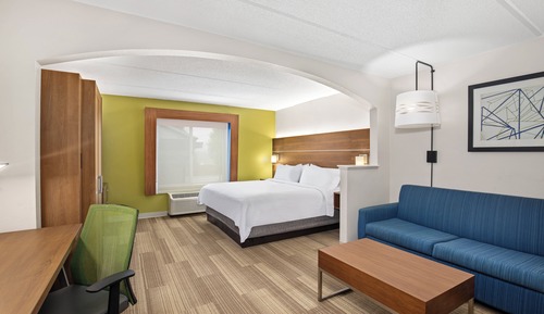 Suite, 1 King Bed with Sofa bed (Wet Bar)