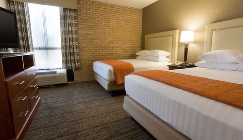 Suite, 1 Queen Bed with Sofa bed, Refrigerator & Microwave (Upper Floor, 2 Rooms, Sofabed)