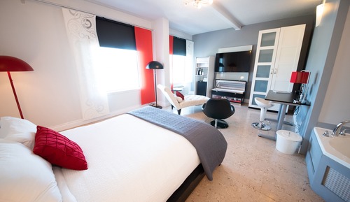 Superior Suite, 1 Queen Bed, Non Smoking