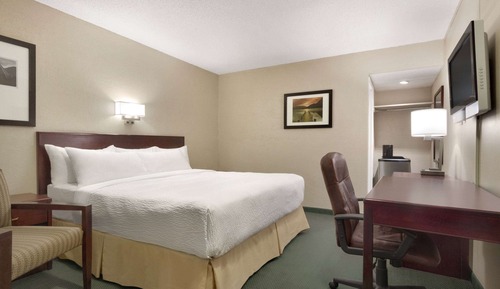 Standard Room, 1 King Bed, Non Smoking
