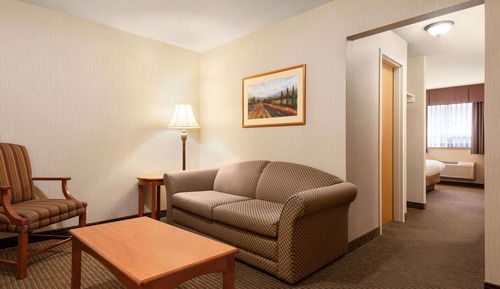 Suite, 1 Queen Bed, Non Smoking