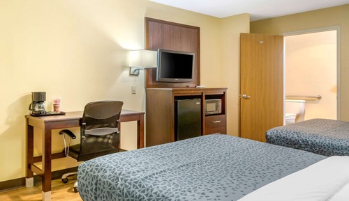 Standard Room, 2 Queen Beds, Non Smoking