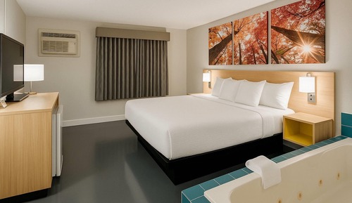 Suite, 1 King Bed, Non Smoking