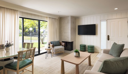 Classic Suite, 1 King Bed, Golf View (Classic Golf View 1 Bedroom King)