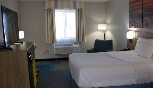 Standard Room, 1 Queen Bed