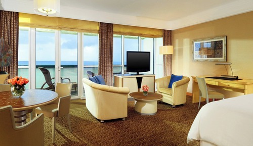 Junior Suite, 1 King Bed, Balcony
