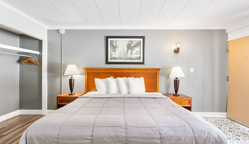 Superior Single Room, 1 King Bed, Smoking