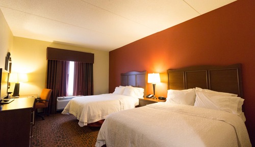 Room, 2 Queen Beds, Accessible, Bathtub