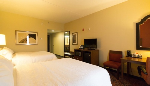 Room, 2 Queen Beds, Accessible, Non Smoking (Roll-in Shower)