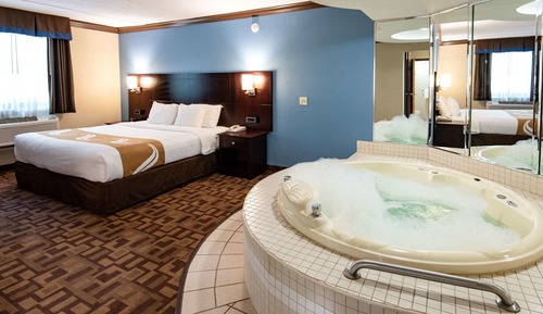 Jacuzzi-Fireplace Suite, 1 King Bed, Non-smoking