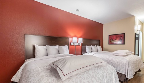 Suite, 2 Queen Beds (Smoke Free)