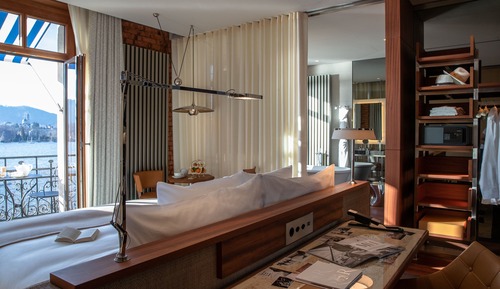 Room, Balcony (Prestige)
