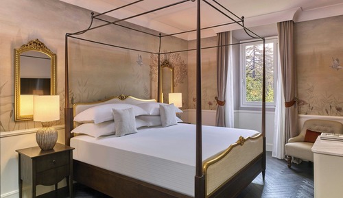Suite, 1 King Bed, Non Smoking, Garden View