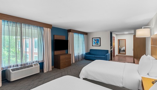 Suite, 2 Queen Beds, Accessible Bathtub (Mobility, Bathtub)