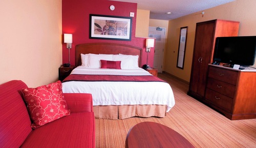 Room, 1 King Bed, Non Smoking (Mobility/Hearing Accessible, Tub)