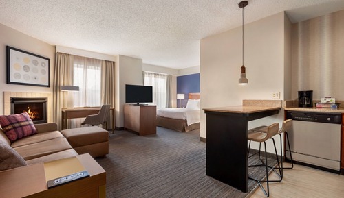 Studio, 1 Queen Bed with Sofa bed, Non Smoking (Mobility/Hearing Access, Transf Shwr)