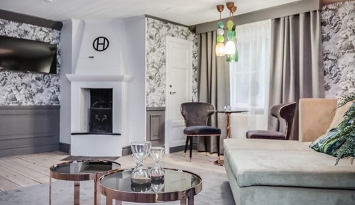 Deluxe Suite on Smedbacken (200m from Main Building)