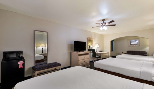 Standard Room, Multiple Beds, Non Smoking, Refrigerator & Microwave