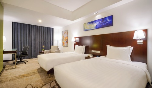 2 Twin Beds Premium Lounge Access
