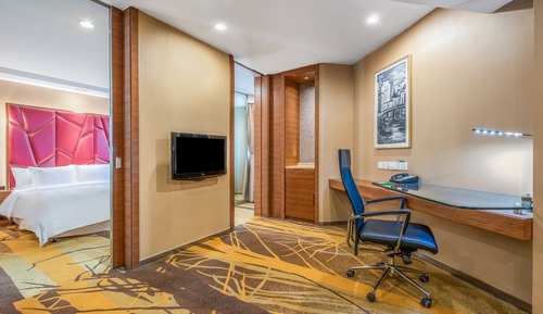 Suite, 1 King Bed, Non Smoking, Kitchen (Dining Lounge Access)