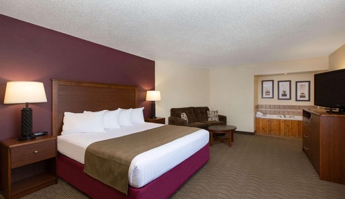 Deluxe Suite, 1 King Bed, Non Smoking