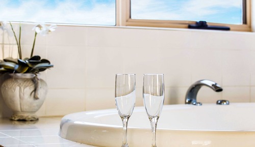 Premium King Spa Suite