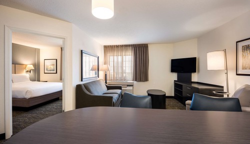 Suite, 1 Queen Bed with Sofa bed (One Bedroom)